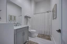 Urban-chic Nashville Retreat- Minutes to Broadway! - Image 3