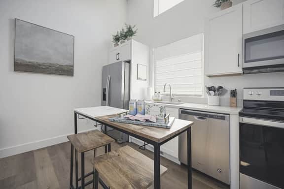 Urban-chic Nashville Retreat- Minutes to Broadway! - Image 2
